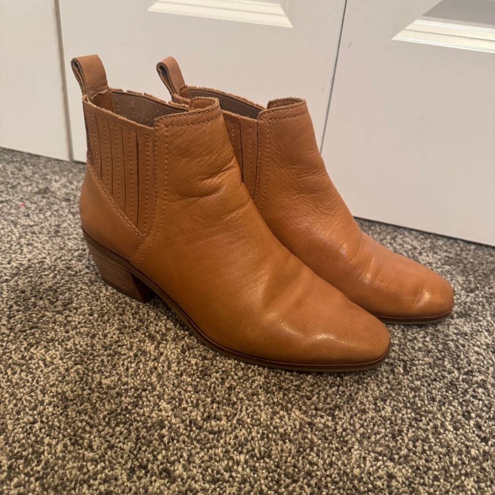 Lucky Brand Womens size 6.5 Brown Tan Ilisse Leather Ankle Bootie Cowboy Slip On